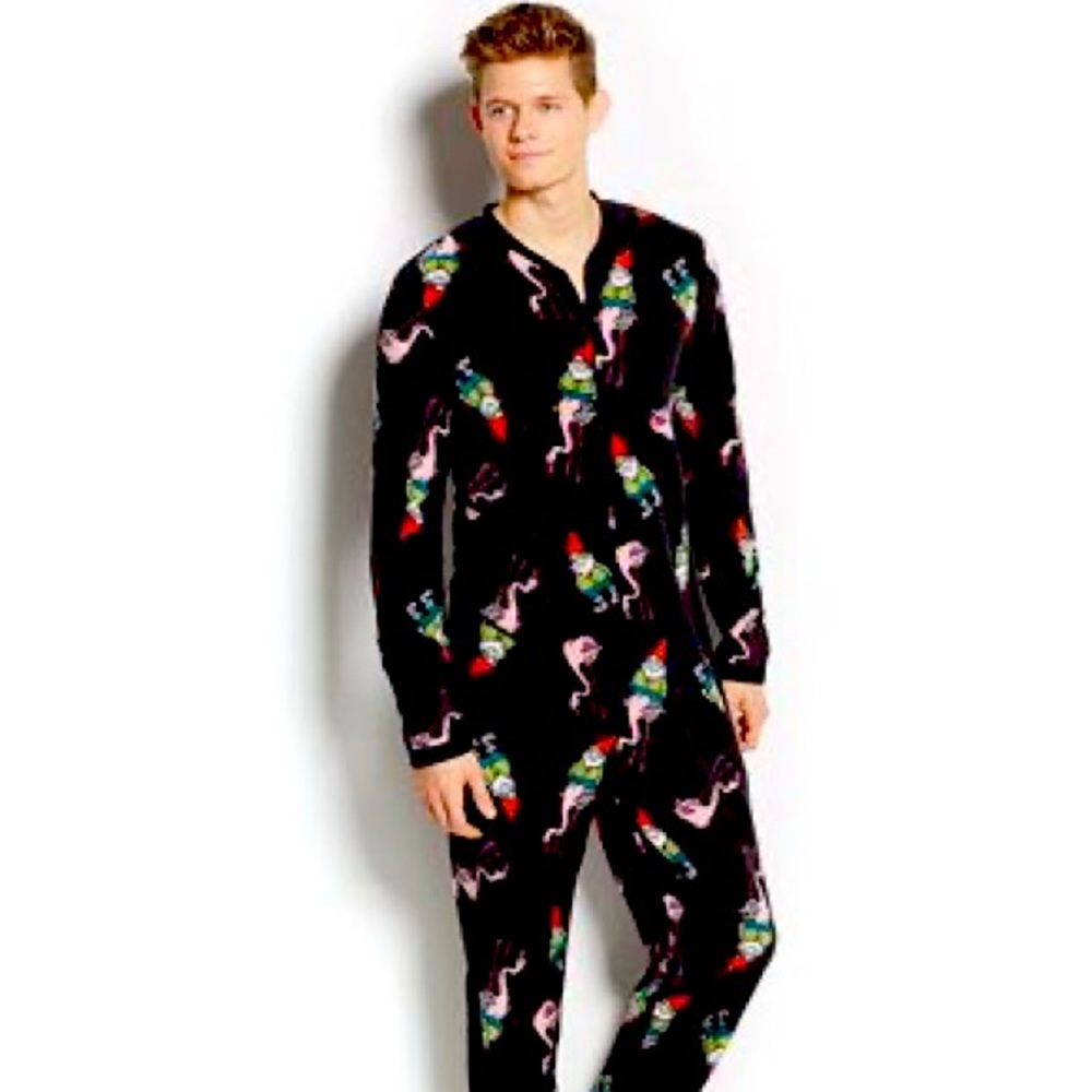American Rag size Small Gnome & Flamingo Jammies